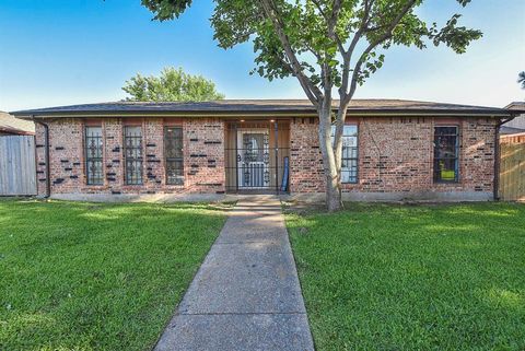 Single Family Residence in Houston TX 14650 Meyersville Drive.jpg