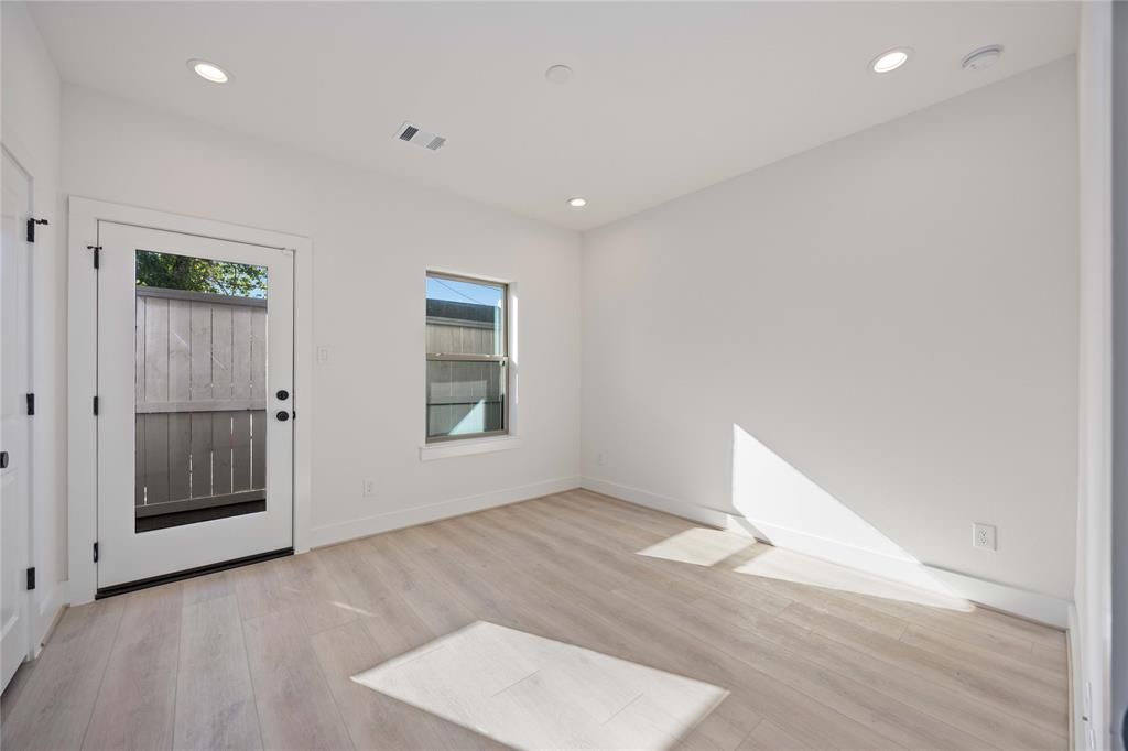 2530 Live Oak Street, Houston, Texas image 4