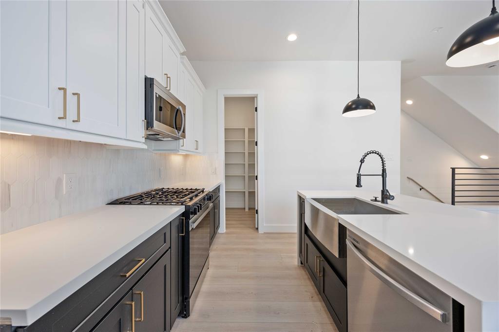 2530 Live Oak Street, Houston, Texas image 1