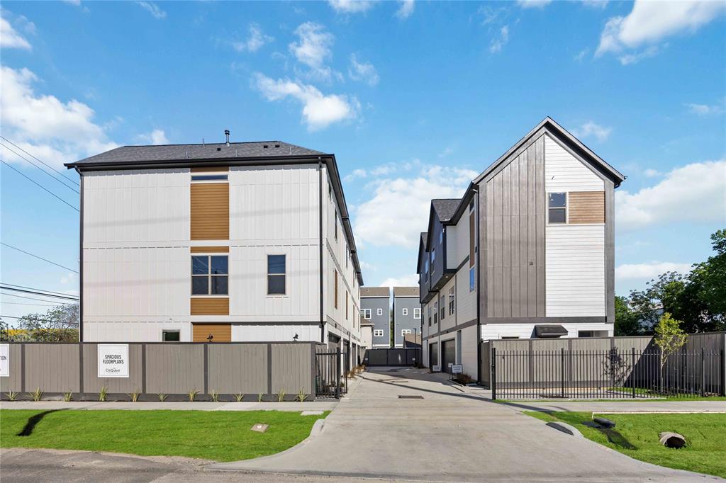 2530 Live Oak Street, Houston, Texas image 2