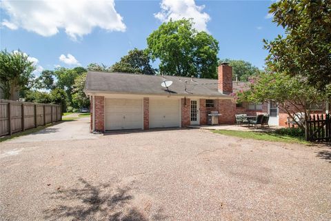 A home in Lake Jackson