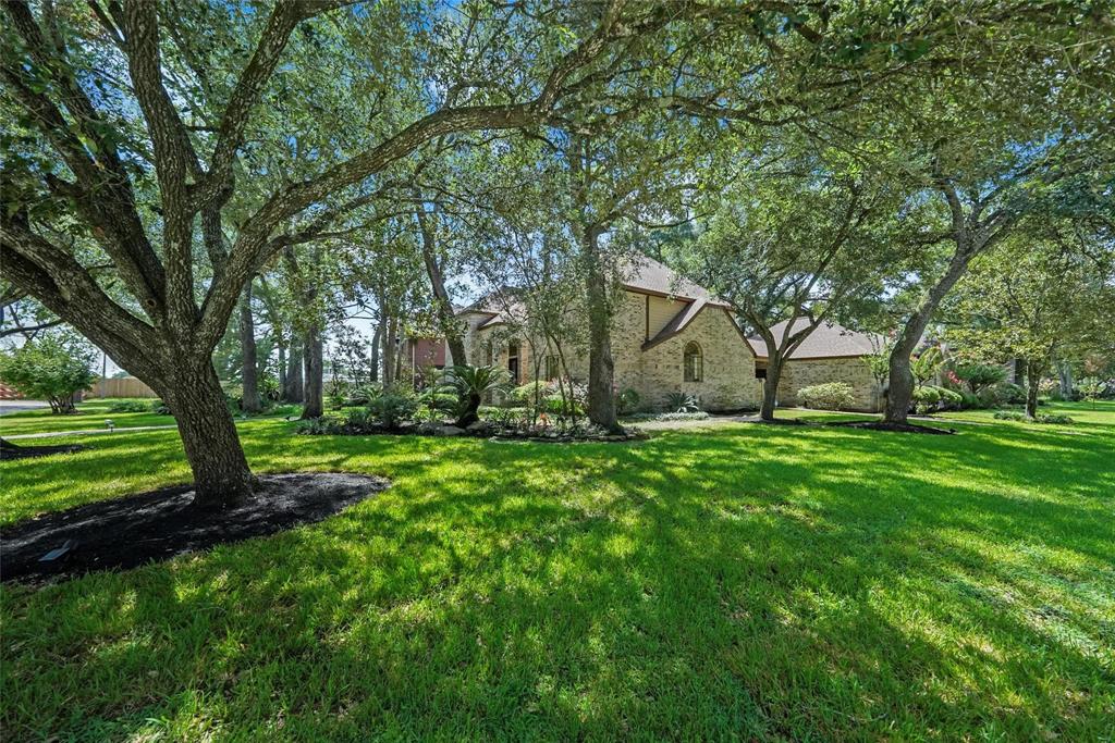 5819 Bayonne Drive, Spring, Texas image 2