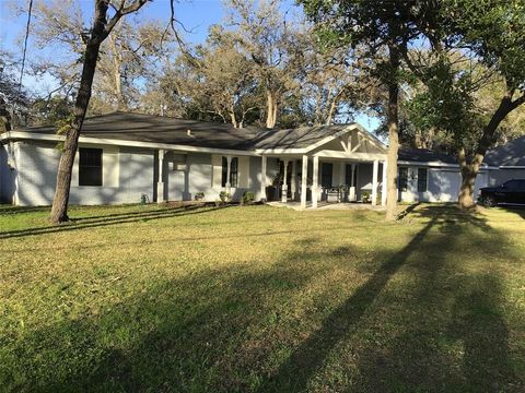 A home in Clute