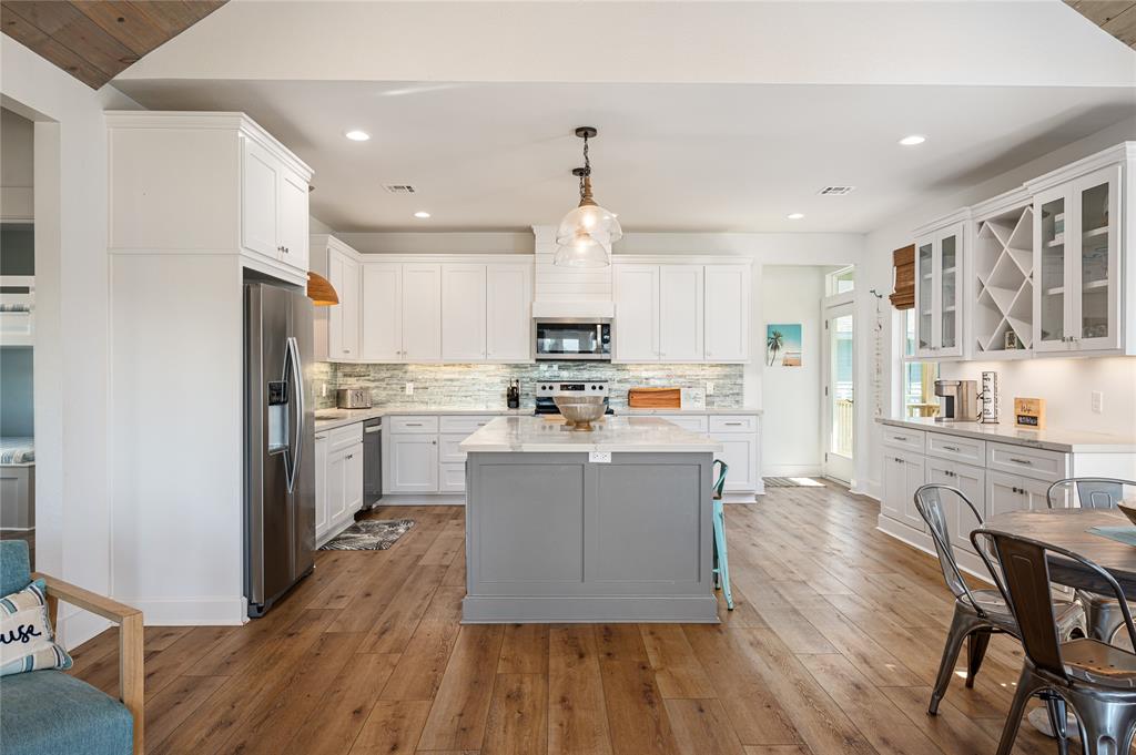 968 Pelican Lane, Crystal Beach, Texas image 14