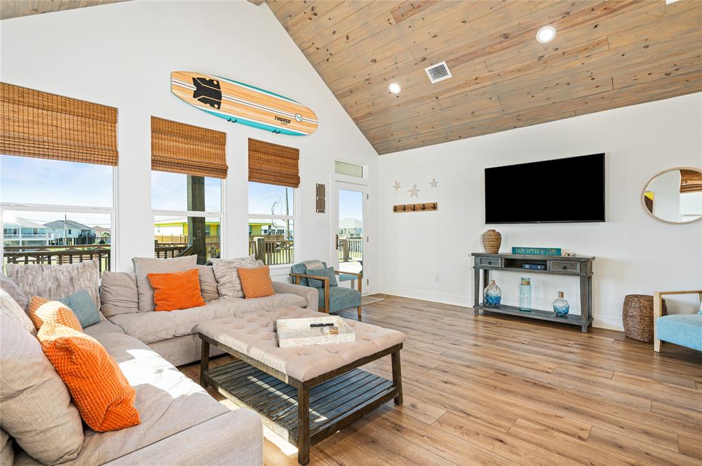 968 Pelican Lane, Crystal Beach, Texas image 11