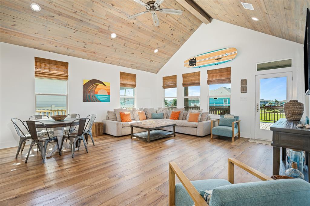968 Pelican Lane, Crystal Beach, Texas image 12