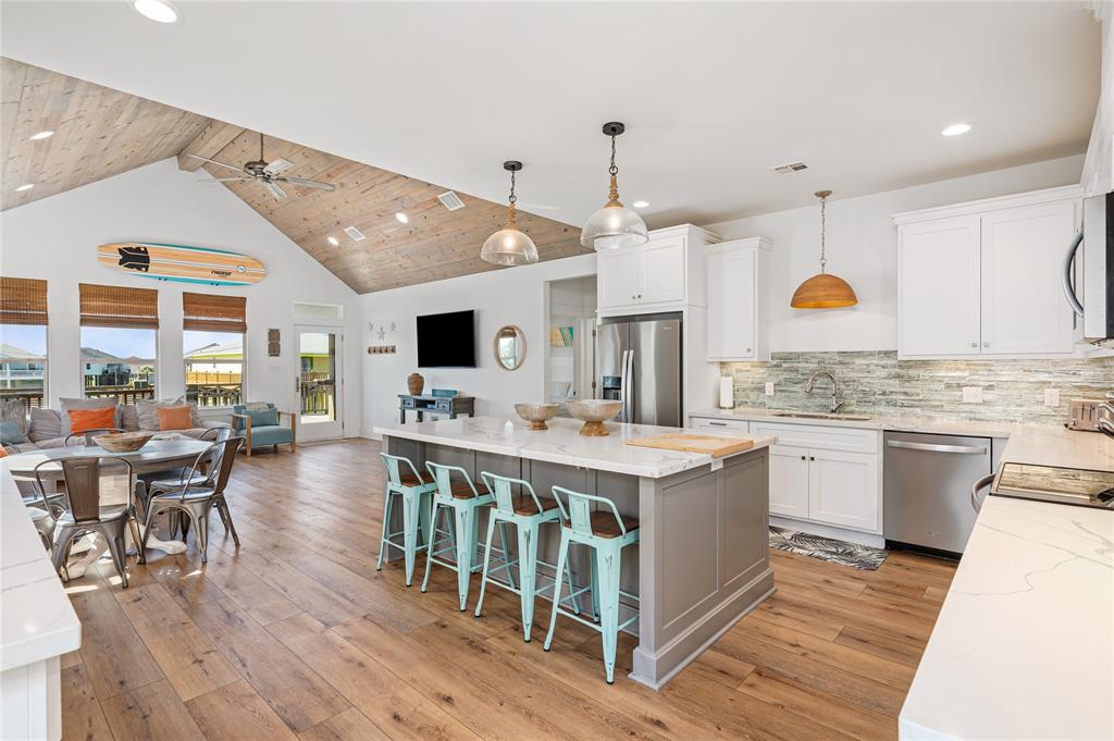 968 Pelican Lane, Crystal Beach, Texas image 28
