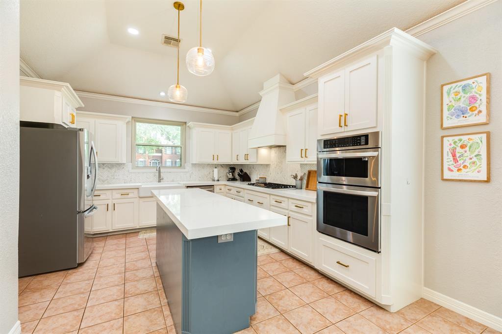 106 Paint Brush Street, Lake Jackson, Texas image 5
