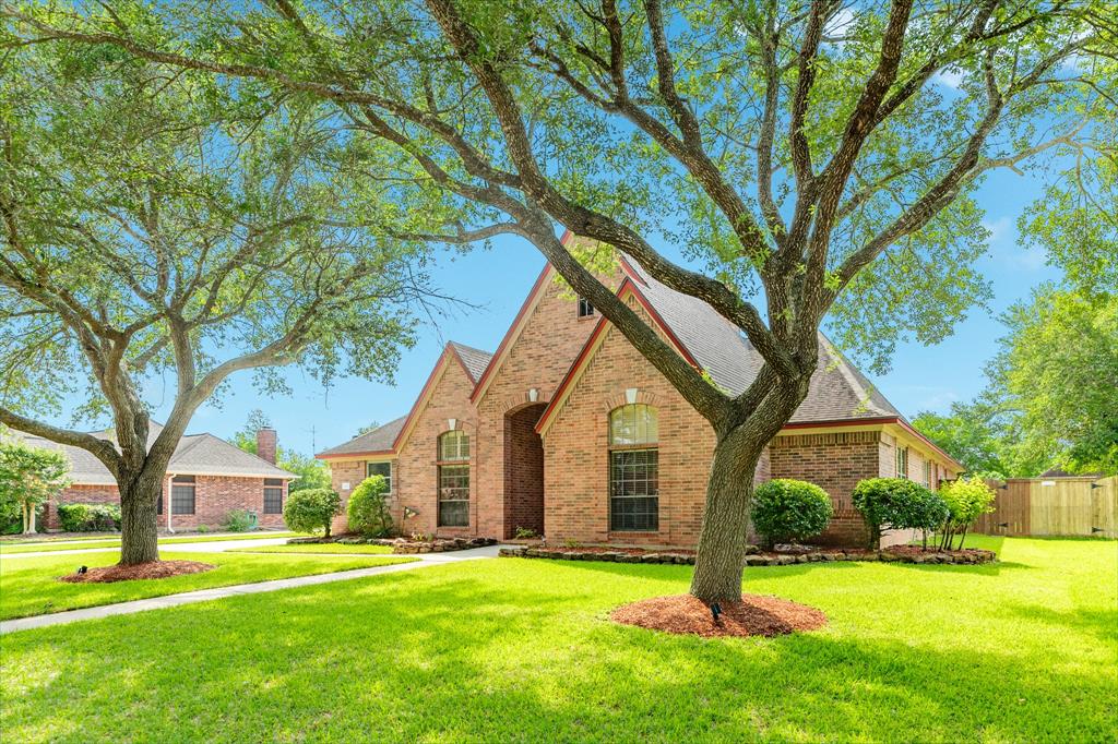 106 Paint Brush Street, Lake Jackson, Texas image 8