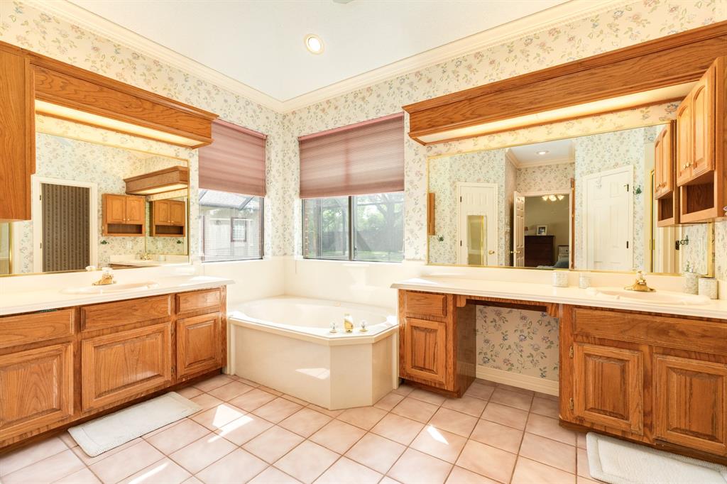 106 Paint Brush Street, Lake Jackson, Texas image 25