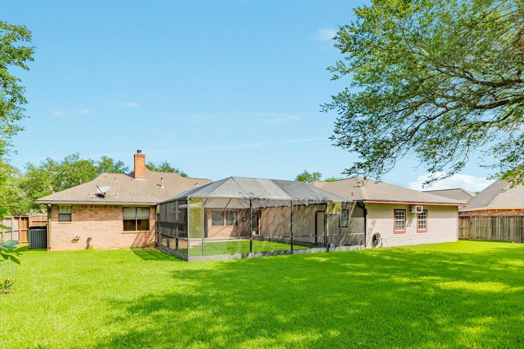 106 Paint Brush Street, Lake Jackson, Texas image 35