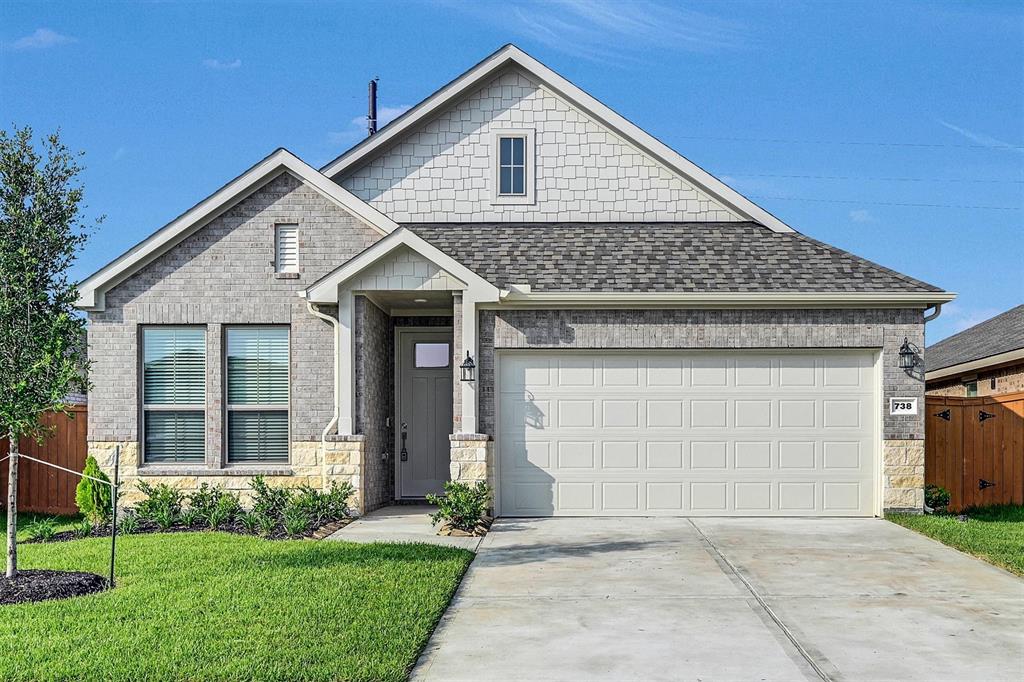738 Mockingbird Passage, Beasley, Texas image 1