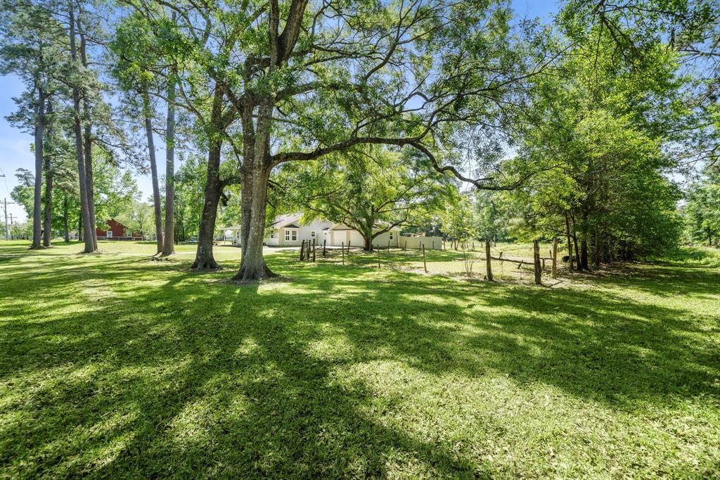 424 Hankamer Loop, Hankamer, Texas image 5