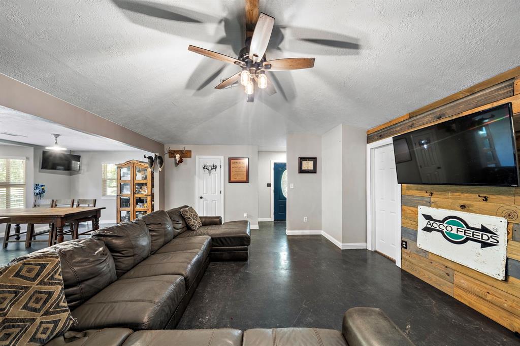 424 Hankamer Loop, Hankamer, Texas image 13