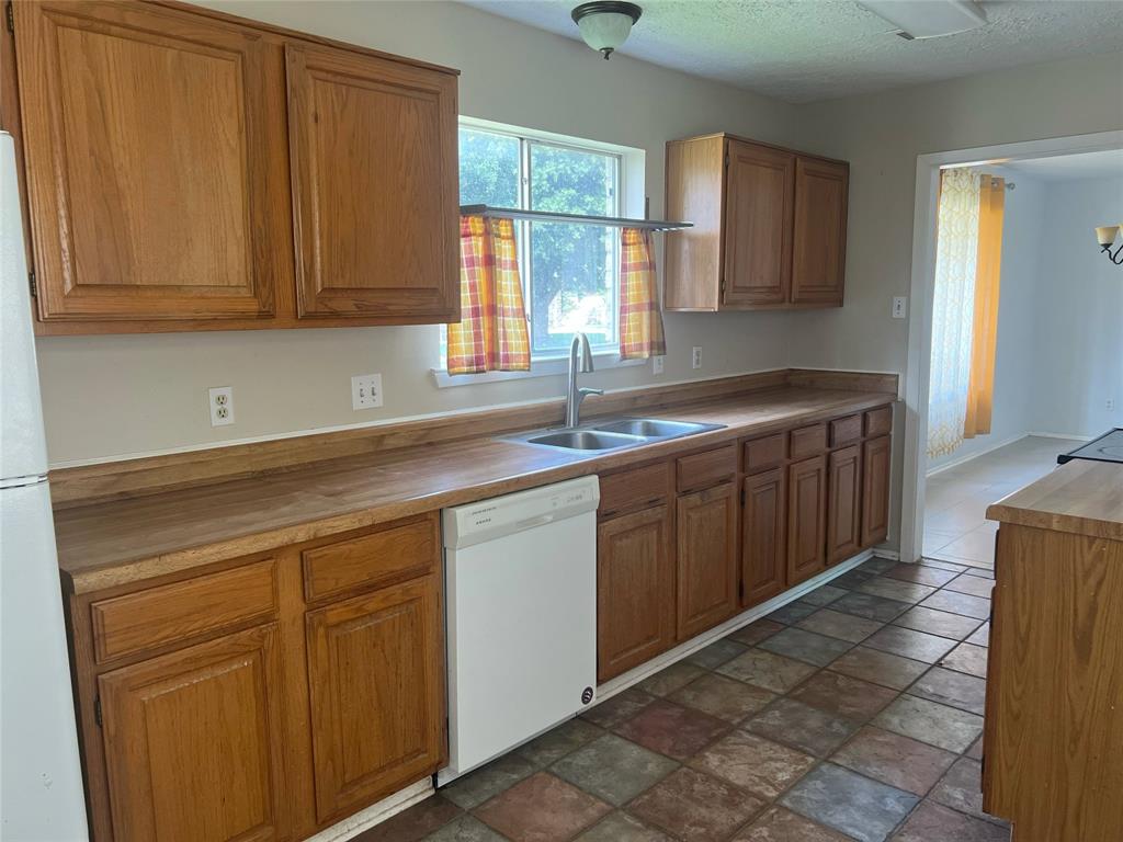 2134 Collingsfield Drive, Sugar Land, Texas image 6