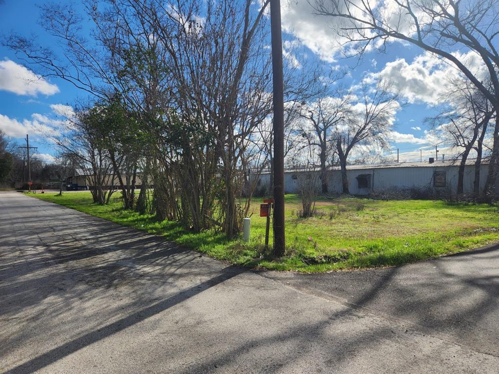 303 S May Street, Madisonville, Texas image 3
