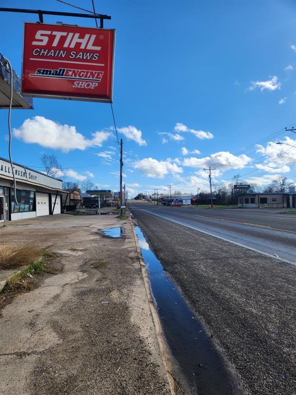 303 S May Street, Madisonville, Texas image 8