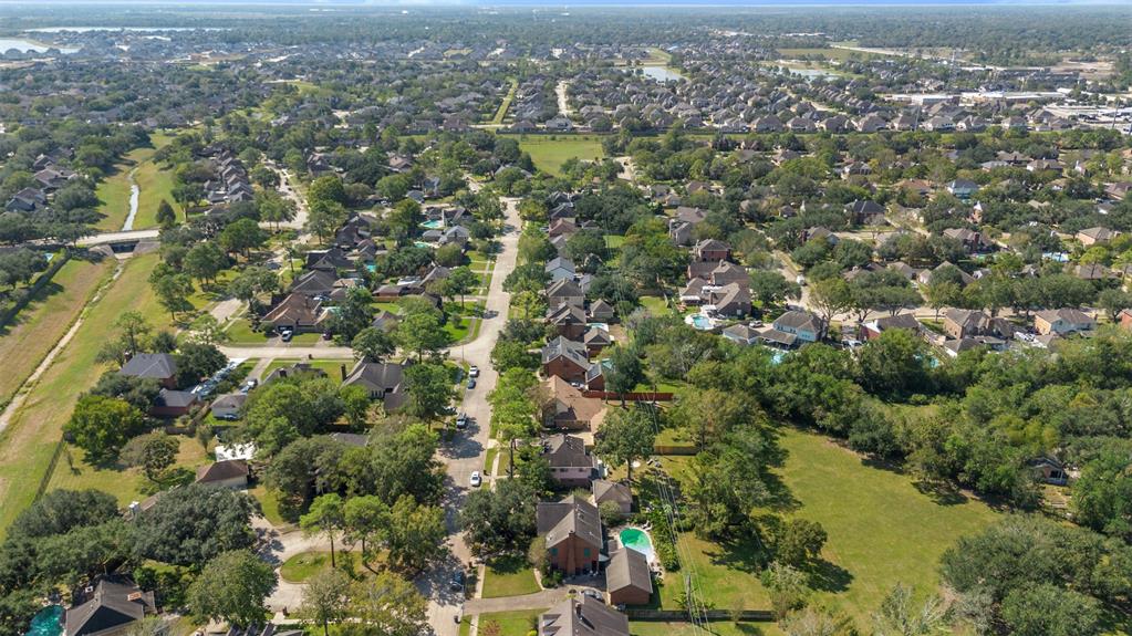 1008 Middlecreek Street, Friendswood, Texas image 27