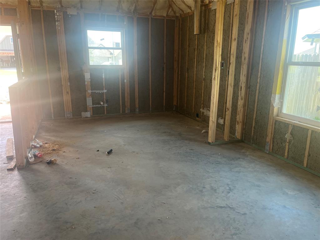 315 Yorktown Avenue, Clute, Texas image 3
