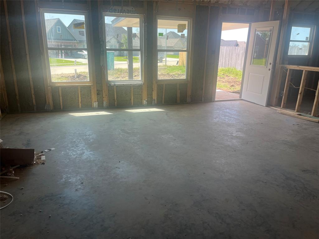 315 Yorktown Avenue, Clute, Texas image 8