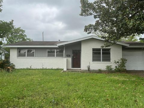 423 W Troy Road Houston TX 77091