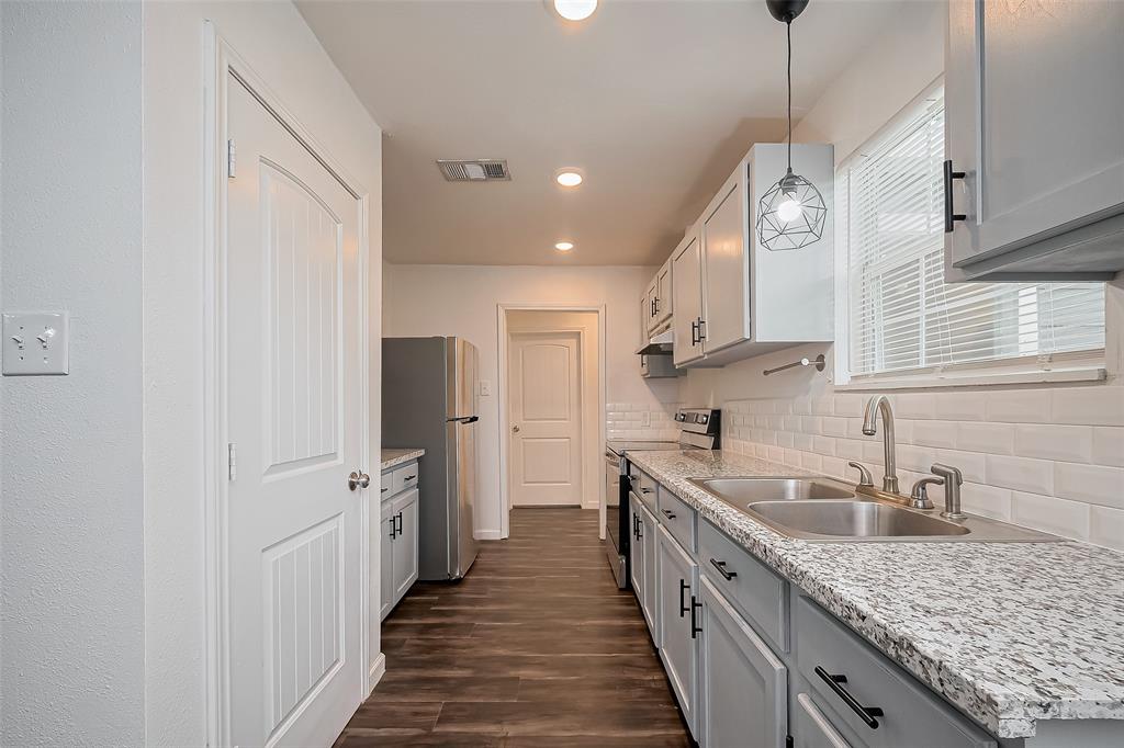 2604 Windsor Lane, Pasadena, Texas image 4