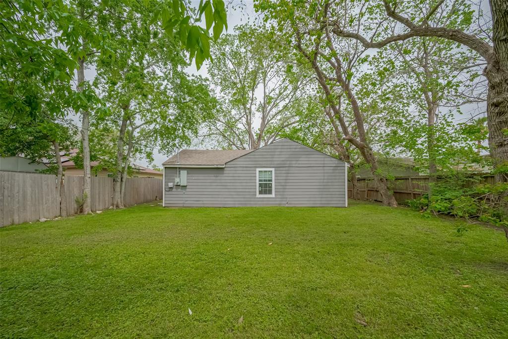 2604 Windsor Lane, Pasadena, Texas image 25