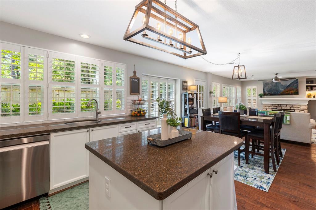 31 Alden Glen Drive, The Woodlands, Texas image 15