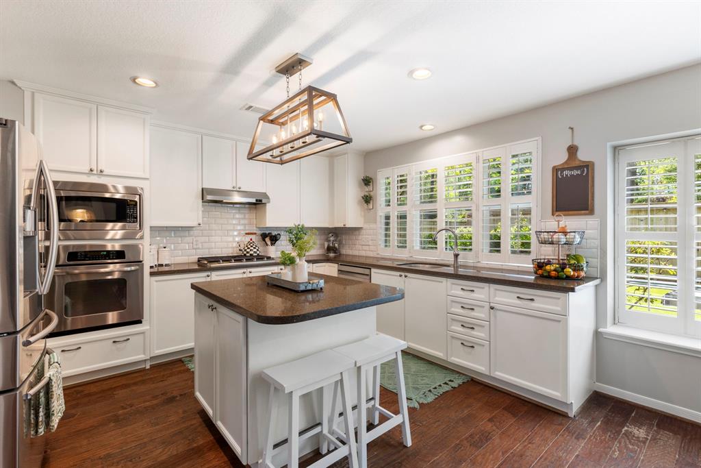 31 Alden Glen Drive, The Woodlands, Texas image 12