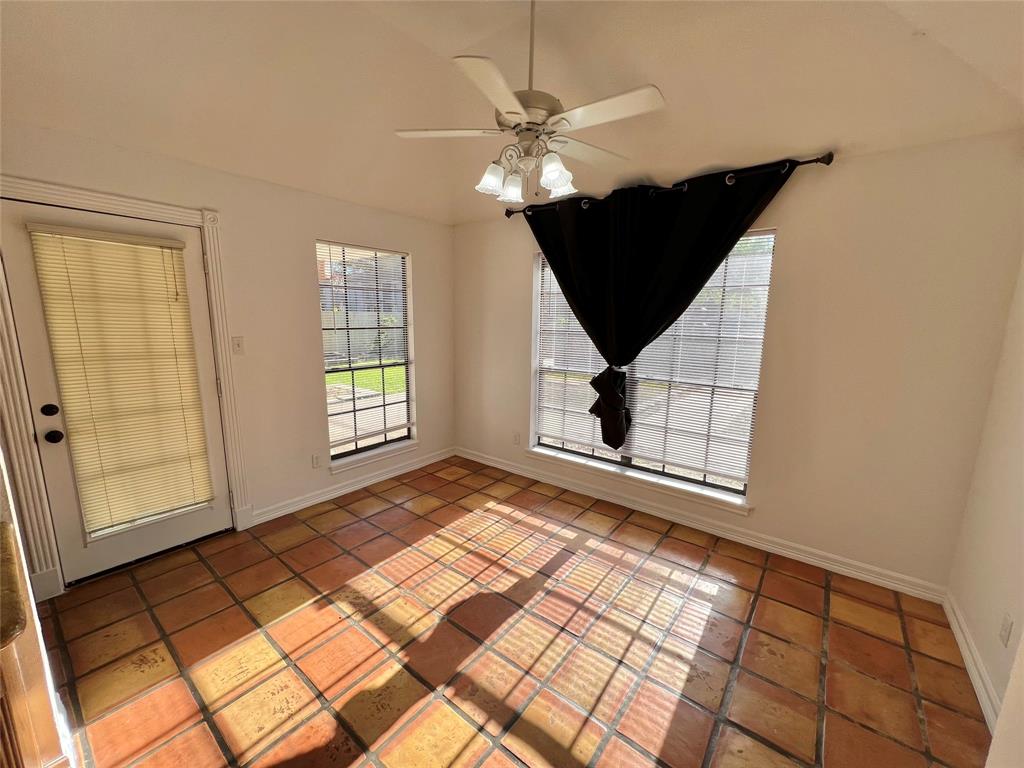 1833 N Valderas Street, Angleton, Texas image 13