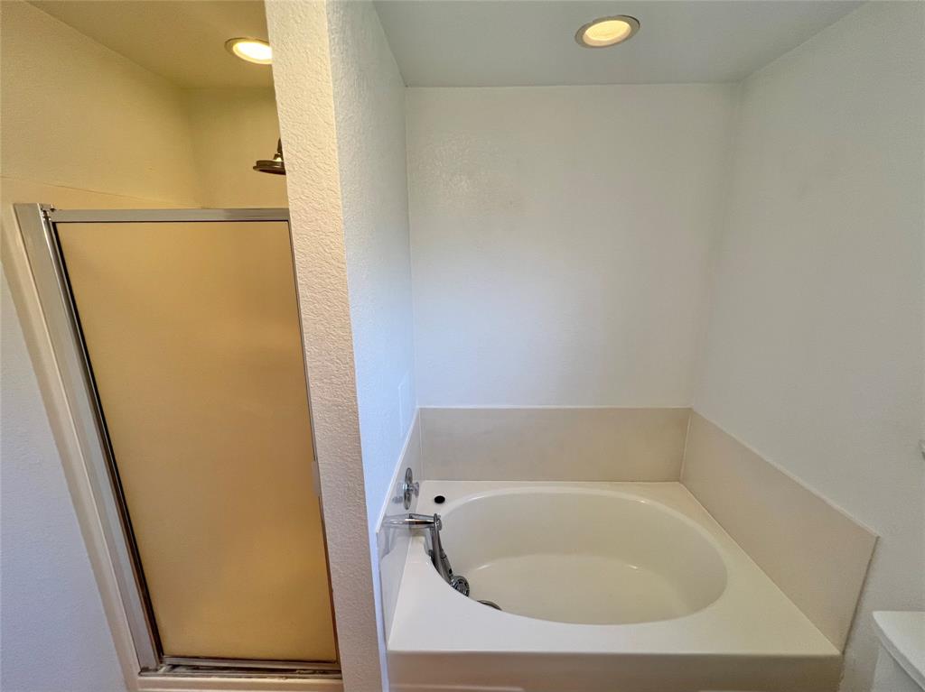 1833 N Valderas Street, Angleton, Texas image 18