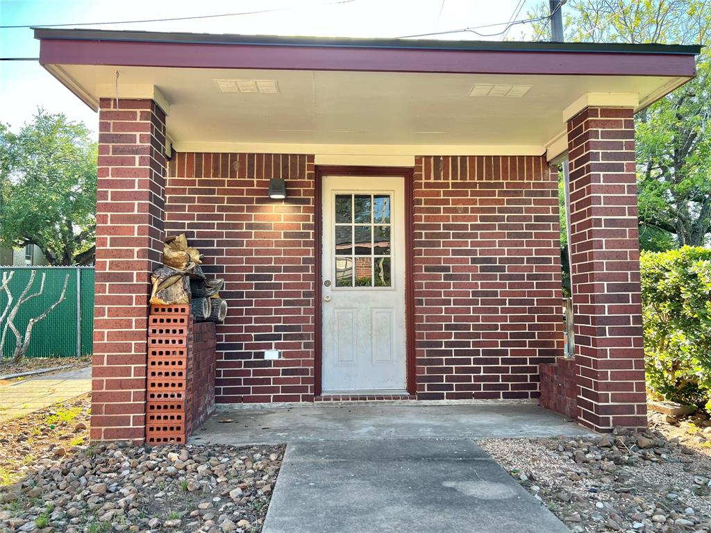1833 N Valderas Street, Angleton, Texas image 28
