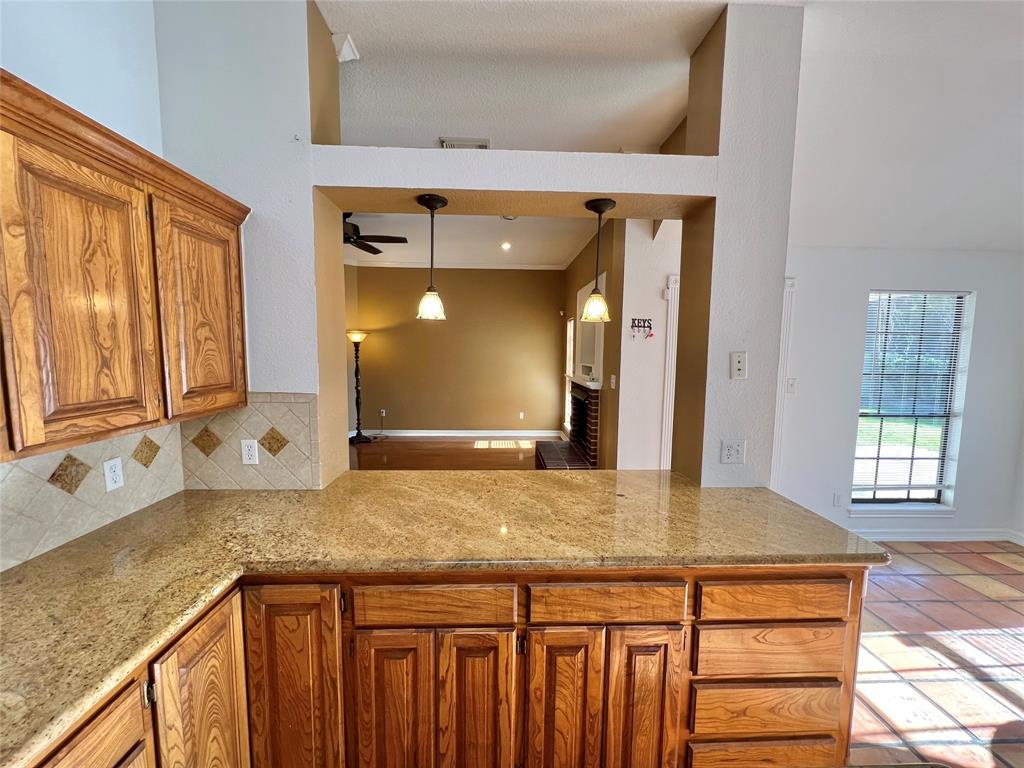 1833 N Valderas Street, Angleton, Texas image 12