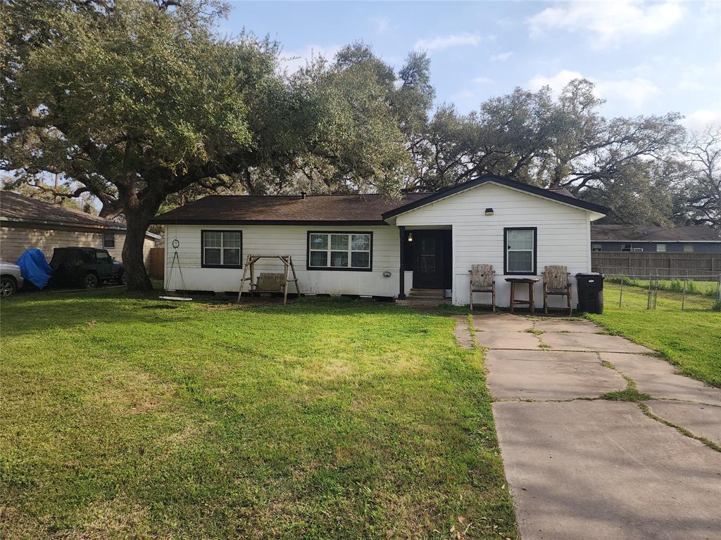 510 E Louisiana Street, Brazoria, Texas image 2