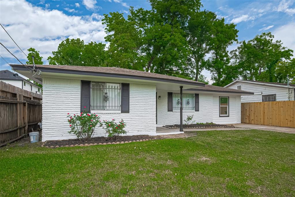 1029 Dolly Wright Street, Houston, Texas image 2