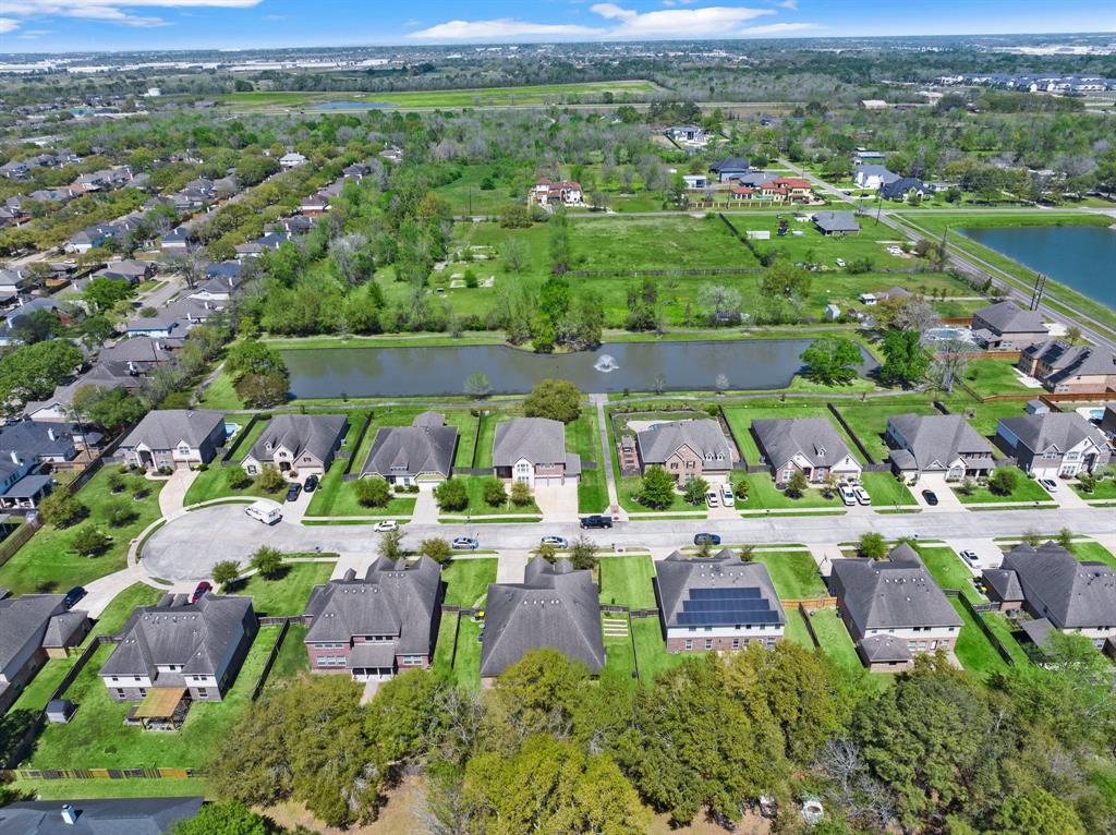 8922 Covington Estates Circle, Pearland, Texas image 32