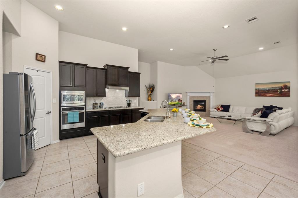 8922 Covington Estates Circle, Pearland, Texas image 18