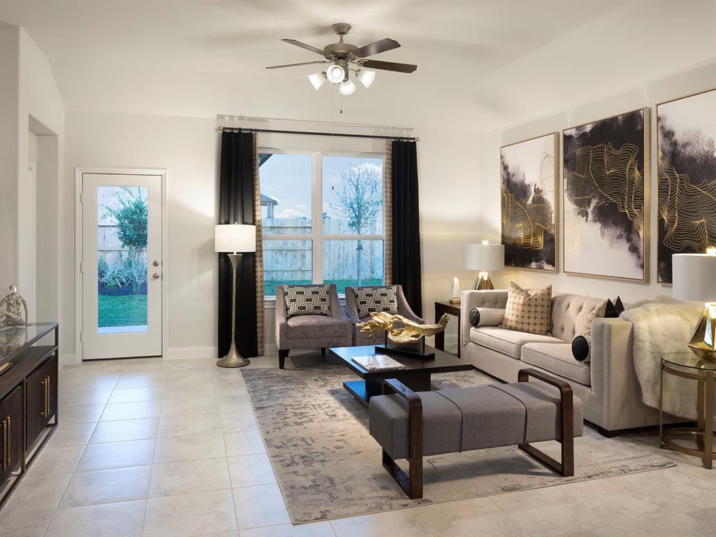 12130 Meandering Stream Drive, Baytown, Texas image 4