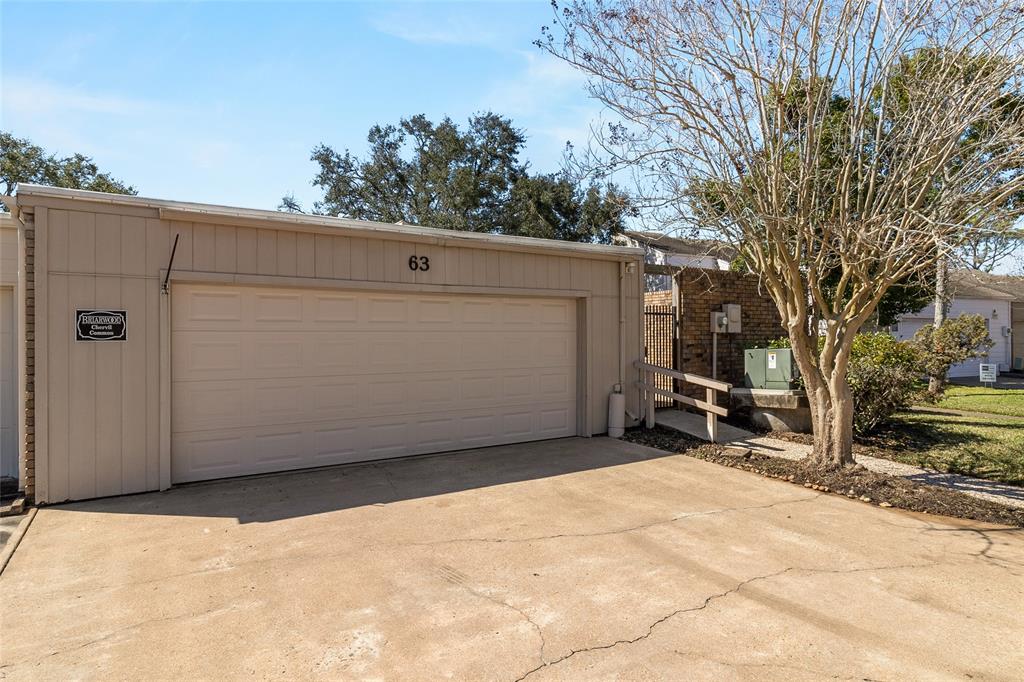 63 Chervil Common Common, Lake Jackson, Texas image 31