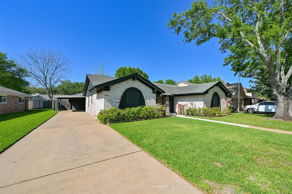 154 Camellia Street, Sugar Land, Texas image 2