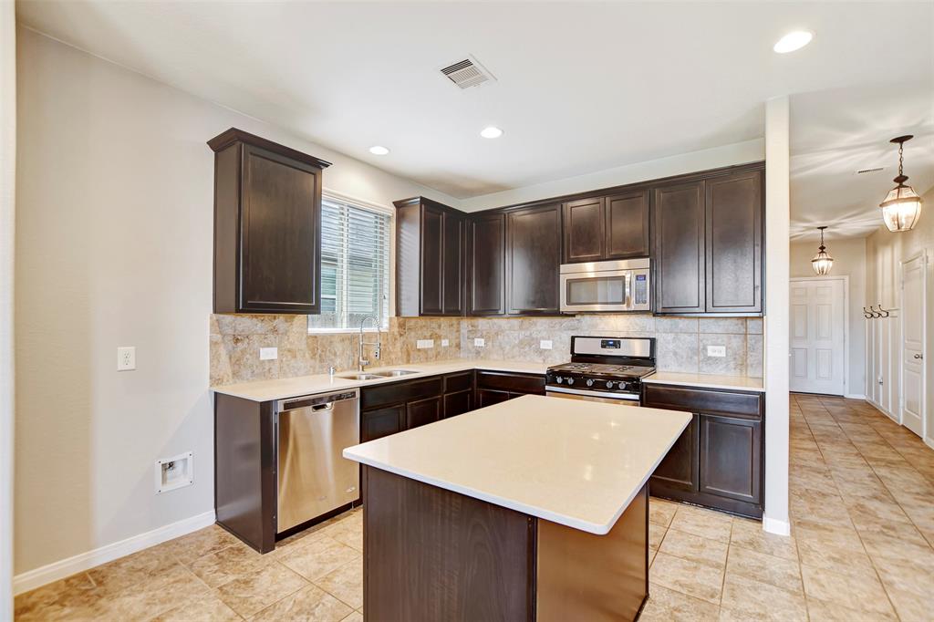 5439 Baronet Drive, Katy, Texas image 13