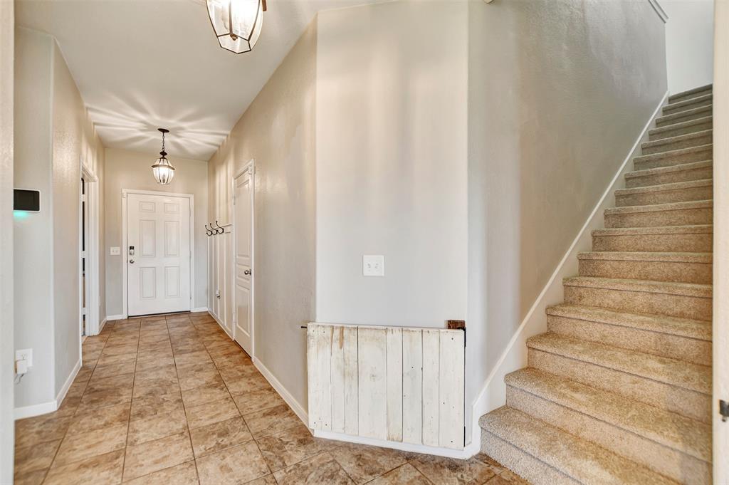 5439 Baronet Drive, Katy, Texas image 8