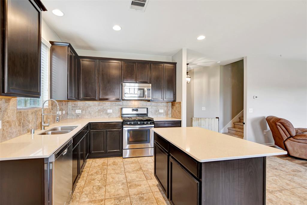 5439 Baronet Drive, Katy, Texas image 11