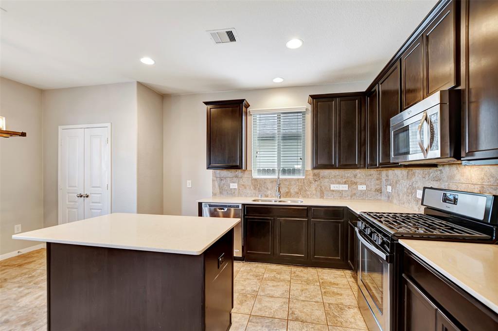 5439 Baronet Drive, Katy, Texas image 14