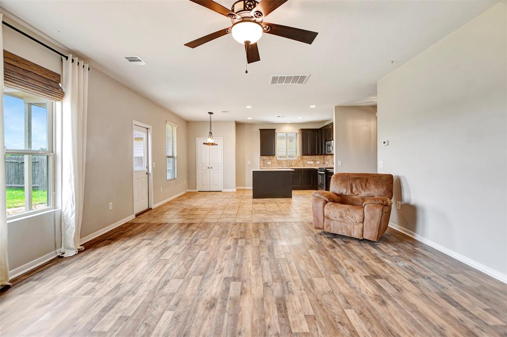 5439 Baronet Drive, Katy, Texas image 17