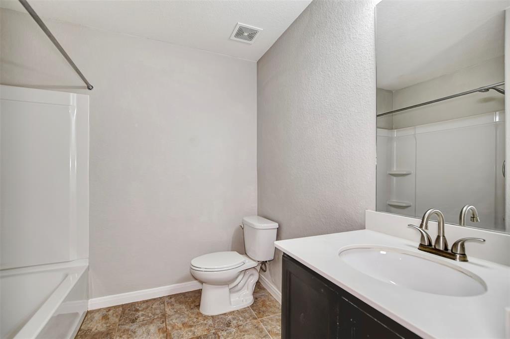 5439 Baronet Drive, Katy, Texas image 34