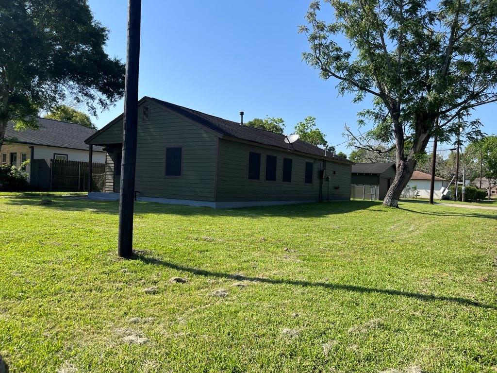 749 Lorrain Street, Angleton, Texas image 16