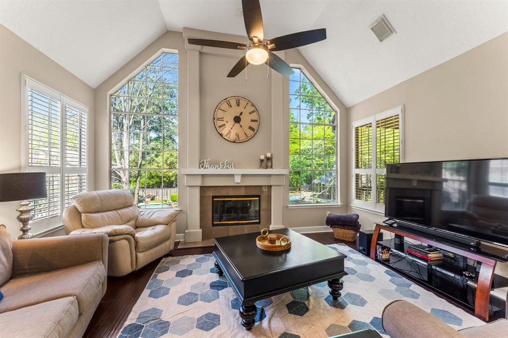 87 E Lakeridge Drive, The Woodlands, Texas image 15