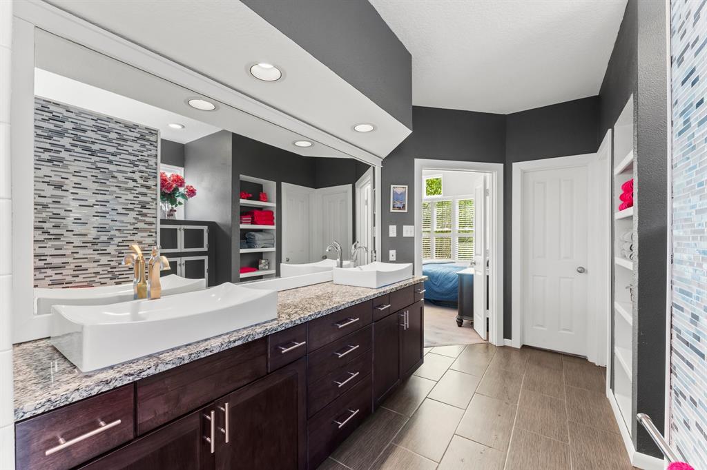 87 E Lakeridge Drive, The Woodlands, Texas image 22