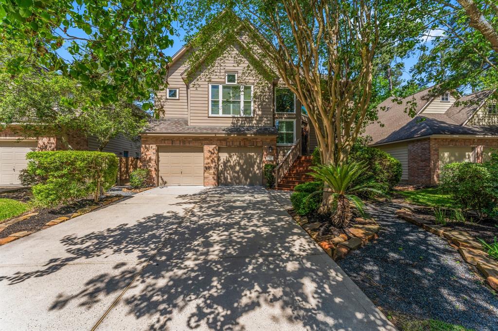 87 E Lakeridge Drive, The Woodlands, Texas image 1